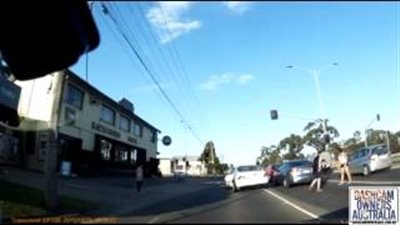 بالفيديو.. مشاجرة نسائية في أحد شوارع أستراليا