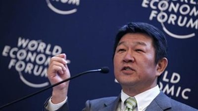 وزير الصناعة الياباني في زيارة عمل للإمارات