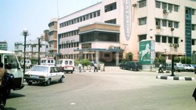 تجمهر أهالي قرية الصعيدي أمام مبنى محافظة الشرقية