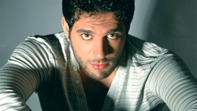 «حسن الرداد» ينعي ضحايا حادث البحيرة