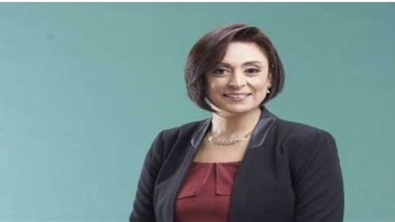 الإعلامية مني عراقي