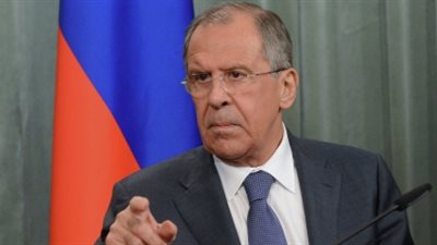 لافروف يدعو لحل مشكلات لبنان دون تدخل خارجي