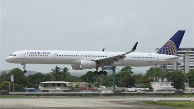 عطل فى الطائرة المتجهة إلى ينبع