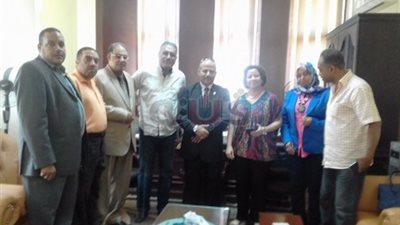 رئيس جامعة أسوان يناقش استضافة مهرجان السينما الأفريقية