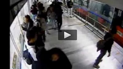 بالفيديو.. حافلة تدهس لصًا بعد سرقته موبايل