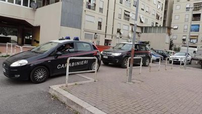 السجن 19 عاما لرجل احتجز الرهائن داخل مركز بريد في إيطاليا