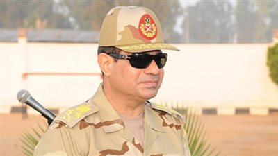 «السيسي» يقبل هدايا «الناتو»