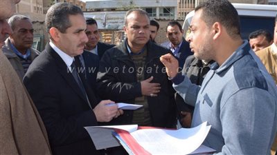 محافظ الغربية يحيل العاملين في الوحدة المحلية بالهياتم للشئون القانونية