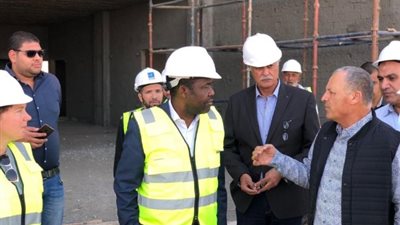 وفد الـ«فيفا» يُشيد بسير العمل في مشروع الهدف (صور)