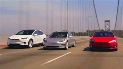 بسبب تسارع غير مرغوب.. استدعاء نصف مليون سيارة تيسلا للتحقيق