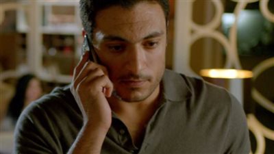 أحمد صفوت يلحق بريم البارودي ويعتذر عن مسرحية 