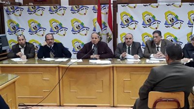 طلاب الصف الأول الثانوي بالفيوم يتسلمون التابلت.. الأربعاء