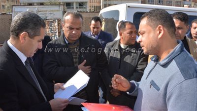 محافظ الغربية يستبعد رئيس حي أول المحلة الكبرى بسبب انتشار القمامة
