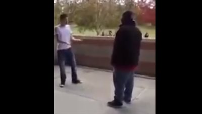 رد فعل شاب بدين اعتدى عليه آخر بالضرب المبرح (فيديو)