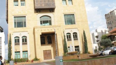 تعرض ممتلكات مواطنتين سعوديتين للاعتداء في لبنان