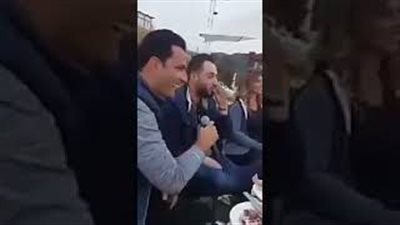 بالفيديو.. مطرب مقرب من حزب الله يهدد بإزالة الكعبة ونقلها إلى لبنان