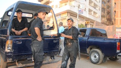 ضبط عاطلين بحوزتهما مخدرات وسلاح ناري في كمين أمني بالشرقية