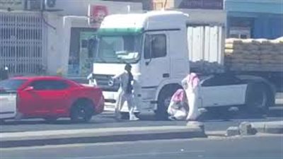 شاهد رد فعل باكستانيين لحظة تعرض كفيلهم السعودي لاعتداء