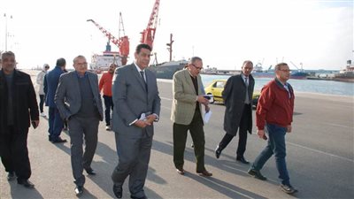 رئيس هيئة موانى البحر الأحمر يدعو رجال الأعمال للتعاون لجذب الاستثمارات