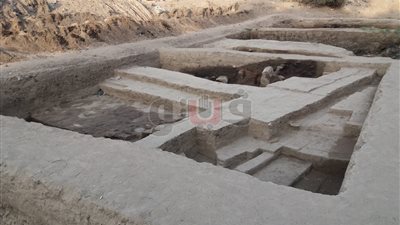 الكشف عن أحجار منقوشة بمعبد الشمس في منطقة آثار المطرية (صور)