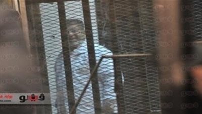 وصول محامي المعزول في 