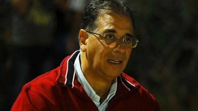 السفير المصري بـتونس يحضر مران الأهلي