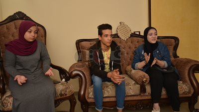 ضحايا مدارس «بير السلم».. يارا: اكتشفنا أن المدرسة غير معتمدة صدفة.. والدتها: مستقبل أولادنا «ضاع هدر».. مريم: مش هضيع 3 سنين من عمري لو هقعد في البيت.. والوزارة تشكل لجنة للتحقيق 