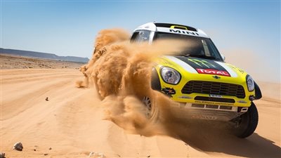 «مينى» تفوز برالى «باريس – داكار»