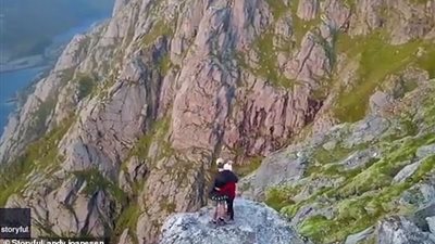 طلب زواج ينسي فتاة خطورة المكان من حولها وتصرف غير متوقع (فيديو وصور)