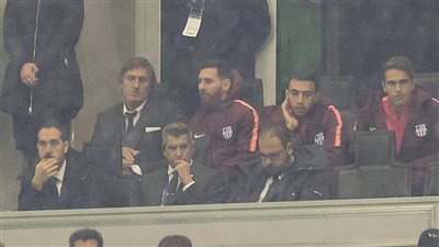 ميسي مع برشلونة.. قائد داخل وخارج الملعب