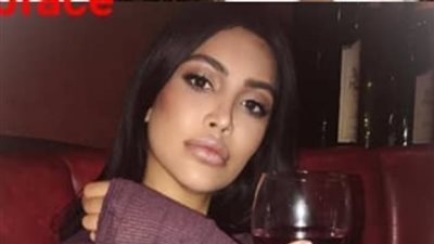 كيم كارداشيان تتوه بين شبيهاتها.. هل تستطيع التعرف عليها (صور)