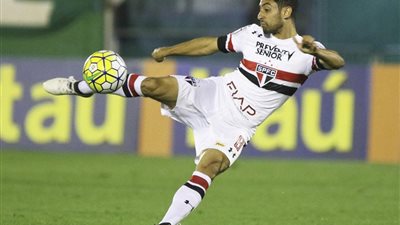 الغيرة تتسبب في مقتل لاعب كرة قدم على يد رجل أعمال (صور)