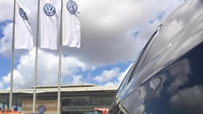 بالصور.. مالك سيارة لتوكيل «فولكس فاجن»: «عربيات باسات بتجيب فتيس»