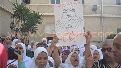 بالفيديو والصور.. أطباء ومرضى الميري بالإسكندرية يواصلون إضرابهم
