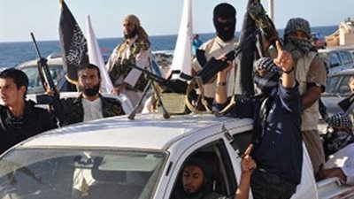 ليبيا: مسلحون يغلقون ميناء الزويتينة النفطي