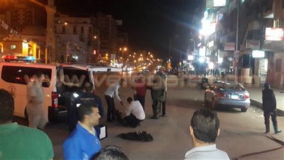 بالفيديو.. «المفرقعات» تفحص جسمًا غريبًا أمام مستشفى جامعة «طنطا»