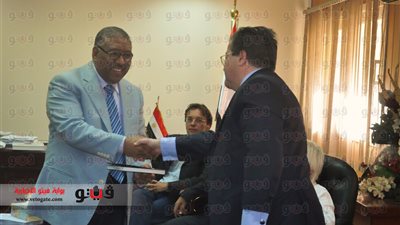 عيسى يناقش التعاون الأثري والثقافي مع السفير الفرنسي