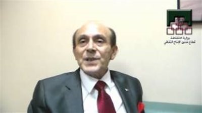 بالفيديو.. محمد صبحي: مسرحة المناهج «مصيبة سوداء» وسبوبة للفنانين