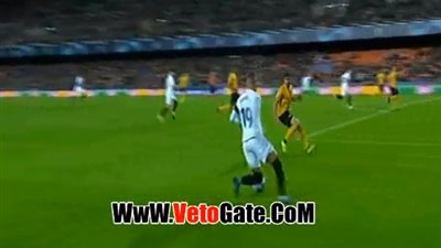 فالنسيا يتقدم على يونج بويز 1/2 في الشوط الأول (فيديو)