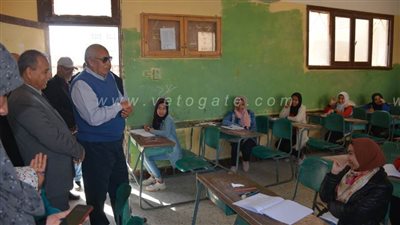 محافظ الوادي الجديد يتفقد سير امتحانات الشهادة الإعدادية 