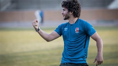 طبيب الأهلى يطمئن على ثنائي الفريق