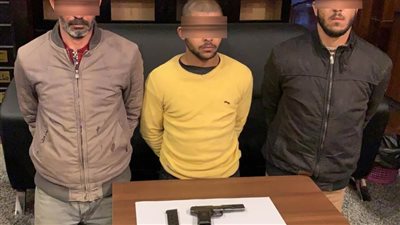 ضبط المتهمين بسرقة سلاح ناري وذخيرة من شقة في بدر