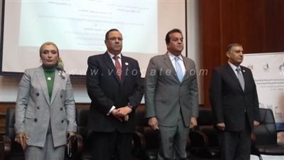 وزير التعليم العالي يفتتح مركز التغيرات المناخية | صور