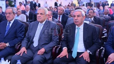 وزير الصناعة يفتتح مركز تدريب مهني سيارات إمبابة (صور)