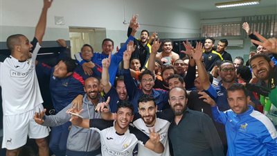 ماذا دار بغرفة خلع ملابس لاعبي دجلة بعد الفوز على الإسماعيلي (فيديو)