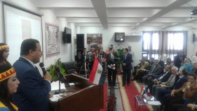 رئيس قطاع الآثار الإسلامية يشارك في احتفالية فك رموز حجر رشيد