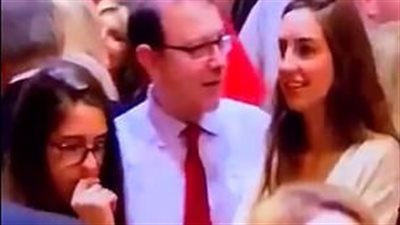 البحث عن امرأة رفضت رجلا بطريقة طريفة لكن الحقيقة عكس ذلك (فيديو وصور)