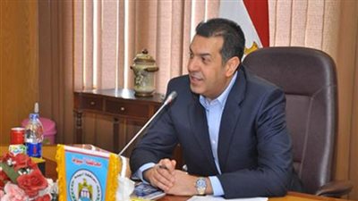 محافظ أسيوط يفتتح كوبري مشاة أعلى السكة الحديدية بتكلفة 6 ملايين جنيه