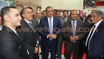 بالصور.. وزيرا التموين والتخطيط يشيدان بجودة الخدمات البريدية