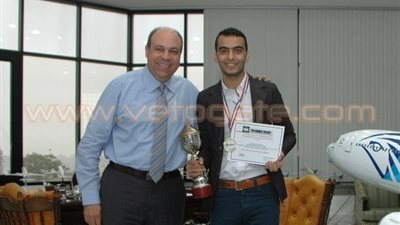 رئيس مصر للطيران يستقبل 